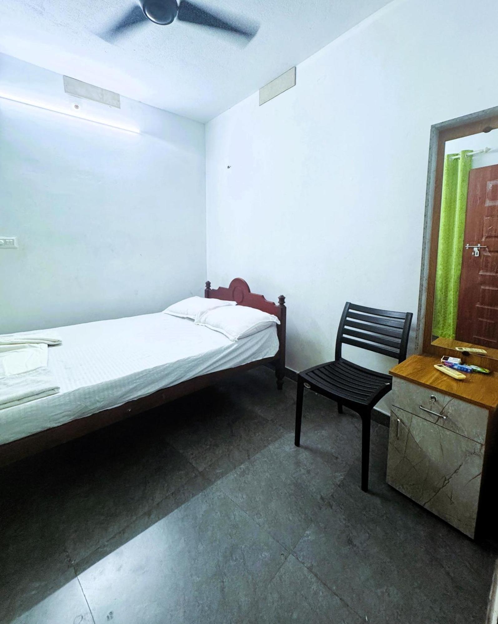 Vcs Apartments Parassinikadavu Parassinikkadavu Zimmer foto